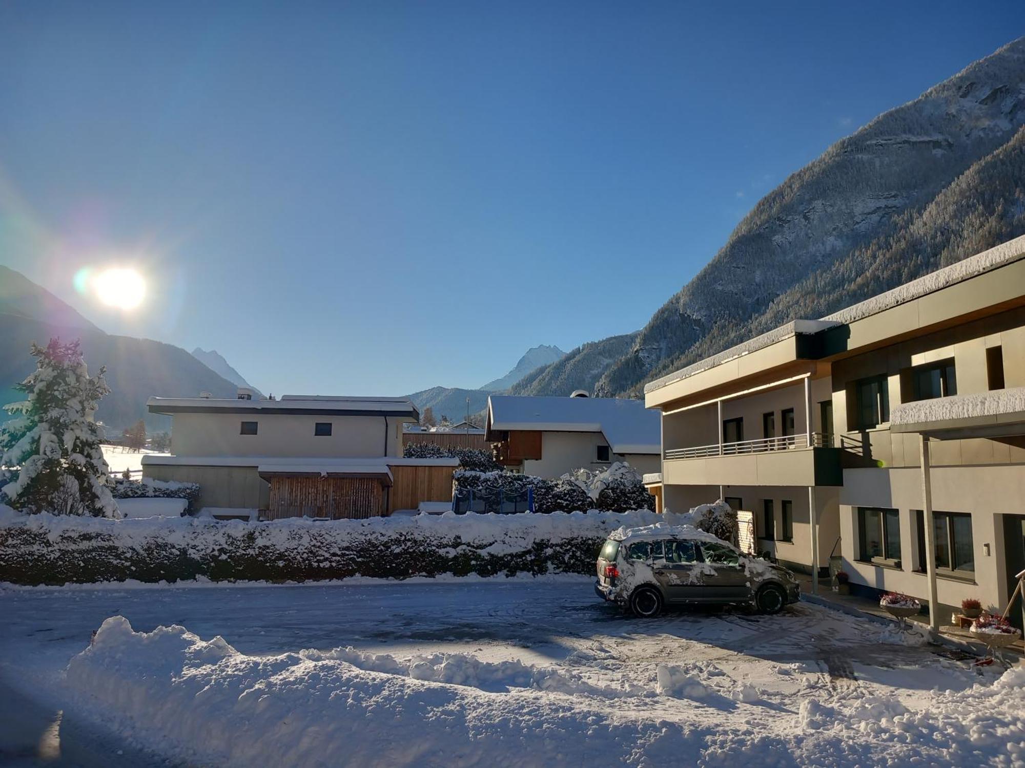 Myhome Apartments Umhausen Exterior photo